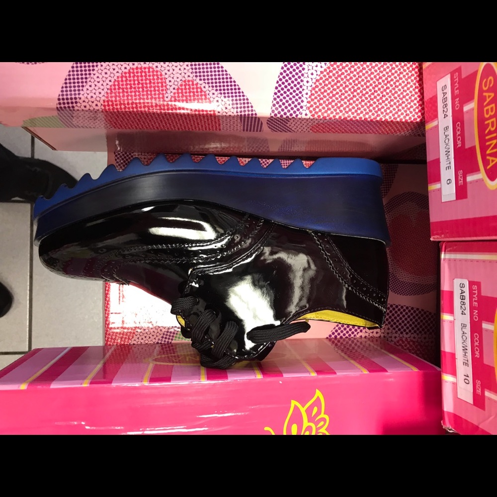 $15 📚 Oxford Platform sneaker shoes - Picture 3 of 7